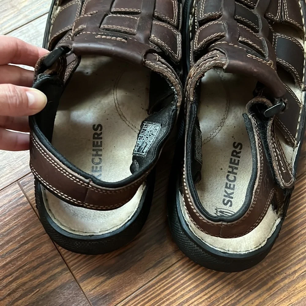 Sketchers Men’s Brown Leather Caged Fisherman Sandals. Sling Back. Sz11